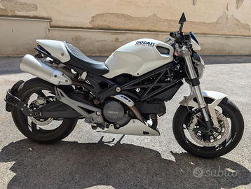 Ducati monster 696