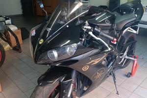 Yamaha R1