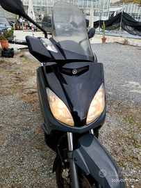 Yamaha Xmax 250
