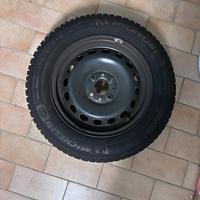 Gomme invernali michelin 175/65 r14 con cerchi