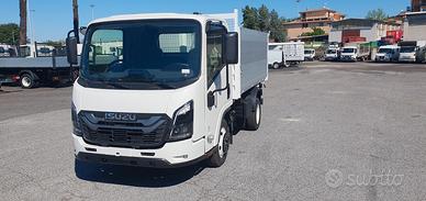 Isuzu M 27 passo corto cassone ribaltabile trilate