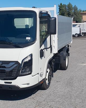 Isuzu M 27 passo corto cassone ribaltabile trilate