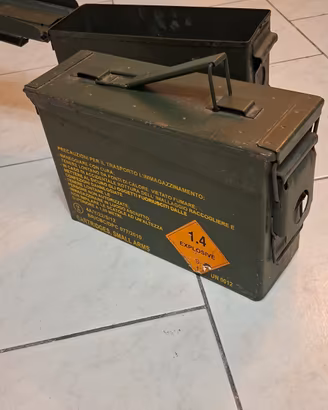 contenitori militari vuoti