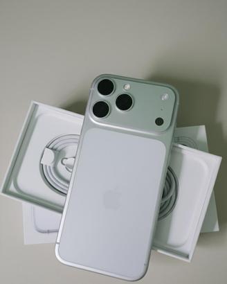 Iphone 17 pro max batteria 100% fine maggio 2026