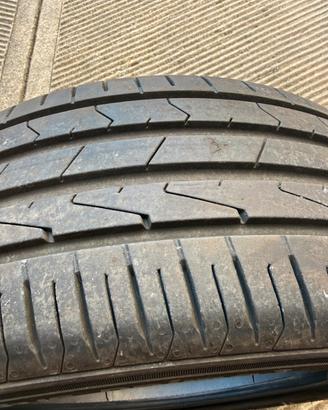 4 gomme hankook estive 215 45 R18