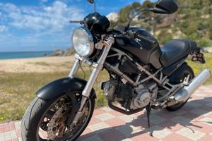 Ducati Monster 620 dark