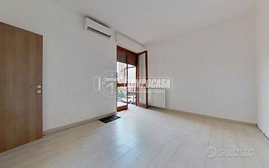 AMPIO BILOCALE CON BOX E CANTINA!