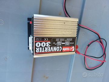 Inverter per auto 12/220 volt