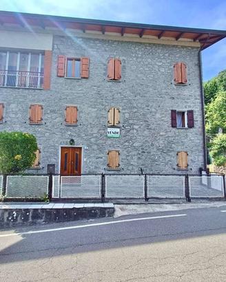 Appartamento di 103 m² con 4 locali a Ventasso