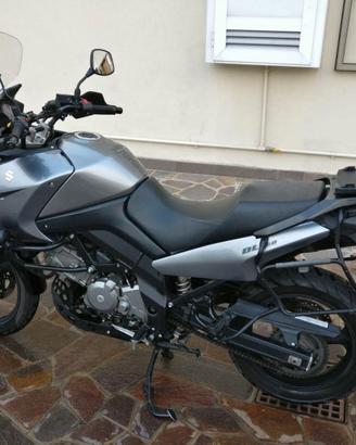 Moto SUZUKI V- STROM 650