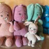 Conigli in ciniglia fatti a mano