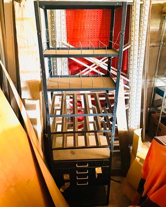 Scaffali Metallici con Cassettiera