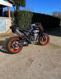 Ktm duke 890