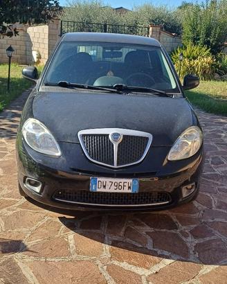 Lancia ypsilon 1.4 benzina anno 2009