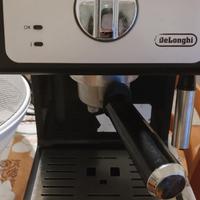 Macchina caffè espresso Delonghi