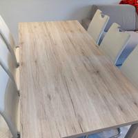 TAVOLO MODERNO CON SEDIE