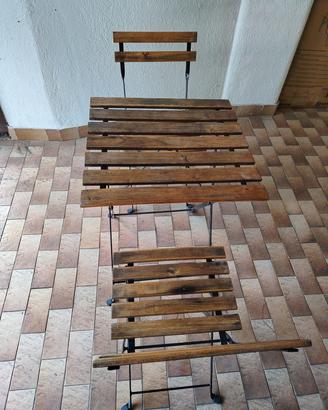 tavolo e sedie da esterno