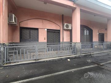 Bottega con 3 vetrive -zona centrale