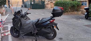 Yamaha XMAX 300 – 11/2023 – 14.500 km – Accessori