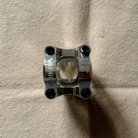 attacco manubrio shikra