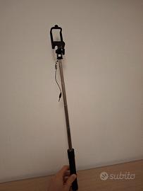 Asta per selfie pieghevole con cavo jack