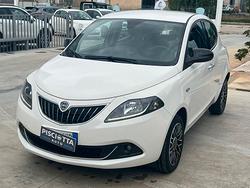 Lancia Ypsilon 1.0 firefly hybrid Platino s&s 70cv
