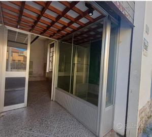 Fondo commerciale a Cascina