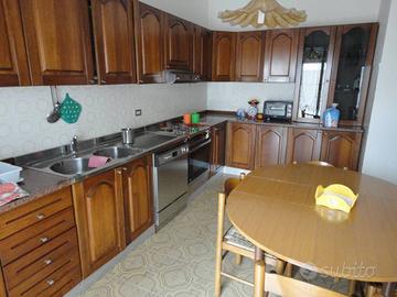 Appartamento di 155 m² con più di 5 locali a Ragus