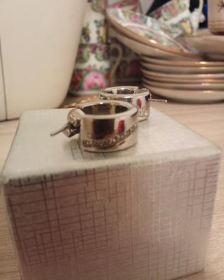 Orecchini a cerchio piccolo 