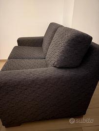 Divano grigio 2 posti apribile