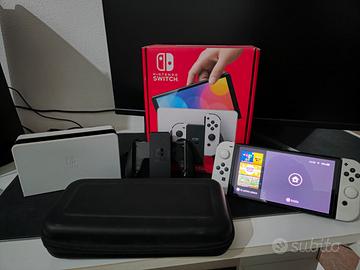 Nintendo Switch OLED Bianca 