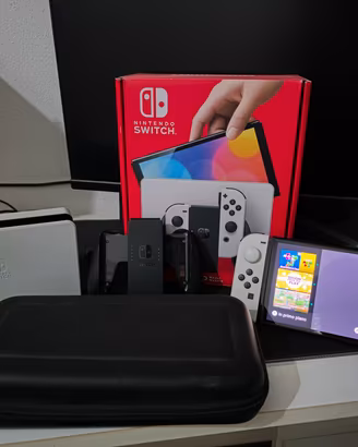 Nintendo Switch OLED Bianca 