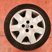 Gomme e cerchi orginali NISSAN