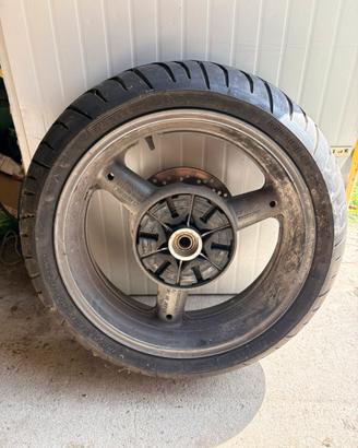 Ruota posteriore completa suszuki GSX/ Bandit