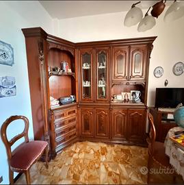 Credenza antica