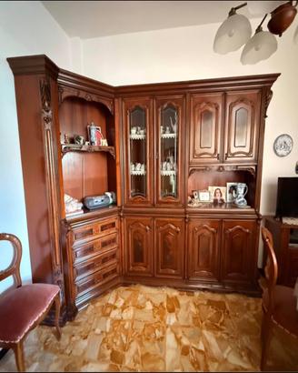 Credenza antica