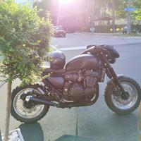 Triumph Thunderbird 900 scrambler