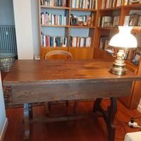 Scrivania  con sedia abbinata