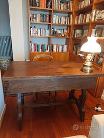 Scrivania  con sedia abbinata