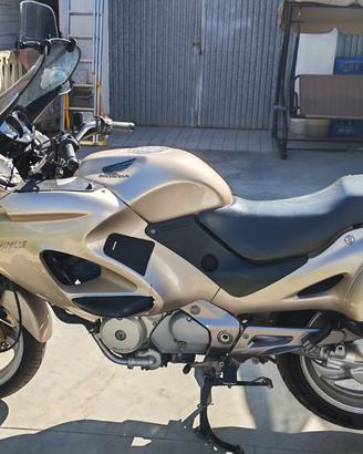 Honda Deauville 650
