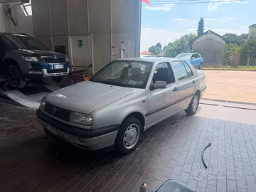 Volkswagen Vento 1.8 8v