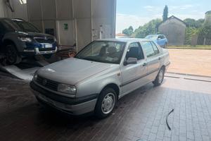Volkswagen Vento 1.8 8v