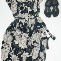 Set vestito e sandali neri 