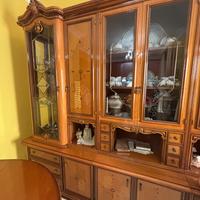 Mobile soggiorno+tavolo allungabile+sedie+tavolino