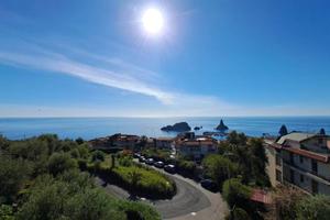 Villa di 318 m² con più di 5 locali a Aci Castello