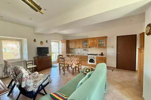 QUADRILOCALE RISTRUTTURATO OCCHIEPPO INFERIORE