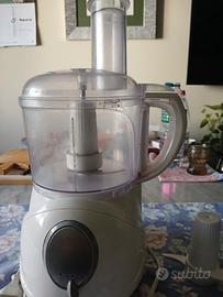 Robot tritatutto ed impastatrice