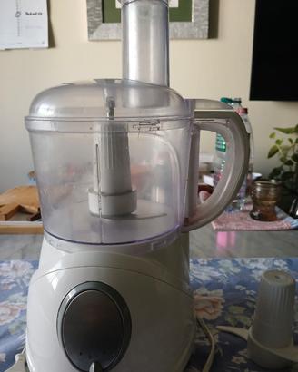 Robot tritatutto ed impastatrice