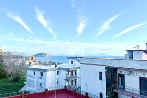 3 LOCALI A POZZUOLI