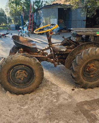 Trattorino fresa e aratro con motore Lombardini